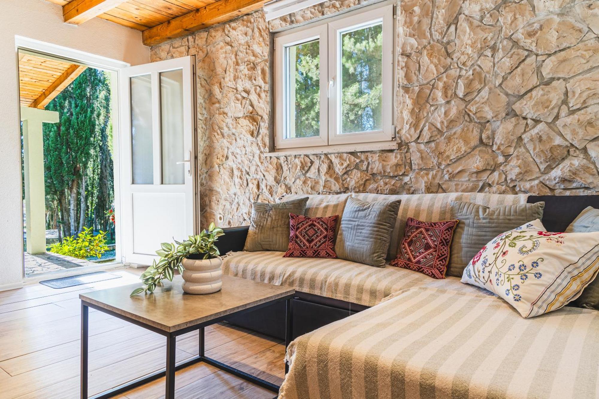 Country House Uros In Nature With Pool Lovorno المظهر الخارجي الصورة
